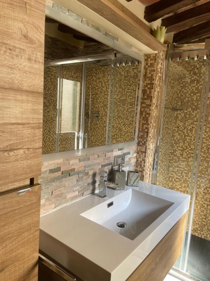 Apartamento Il Cappellaio Matto Livorno Exterior foto